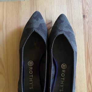 Rothy’s The Point in black camo